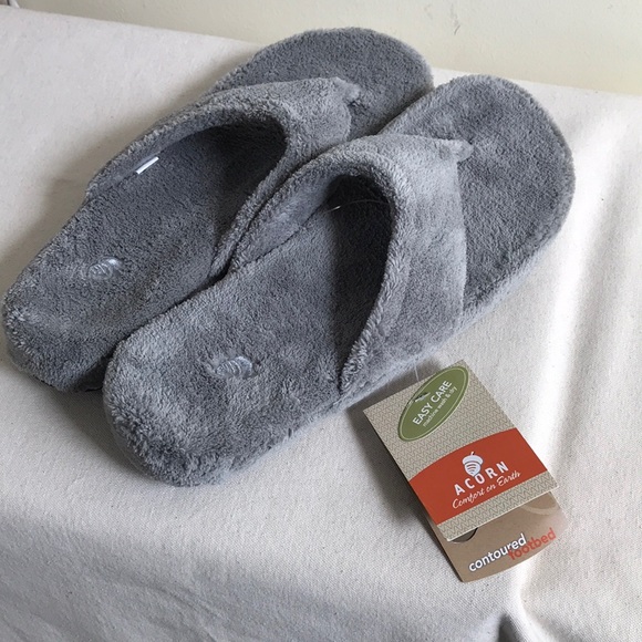 NWT Acorn Spa Thong sz 8 grey. Memory Foam comfort. Machine wash Ease. Non slip - Picture 2 of 6